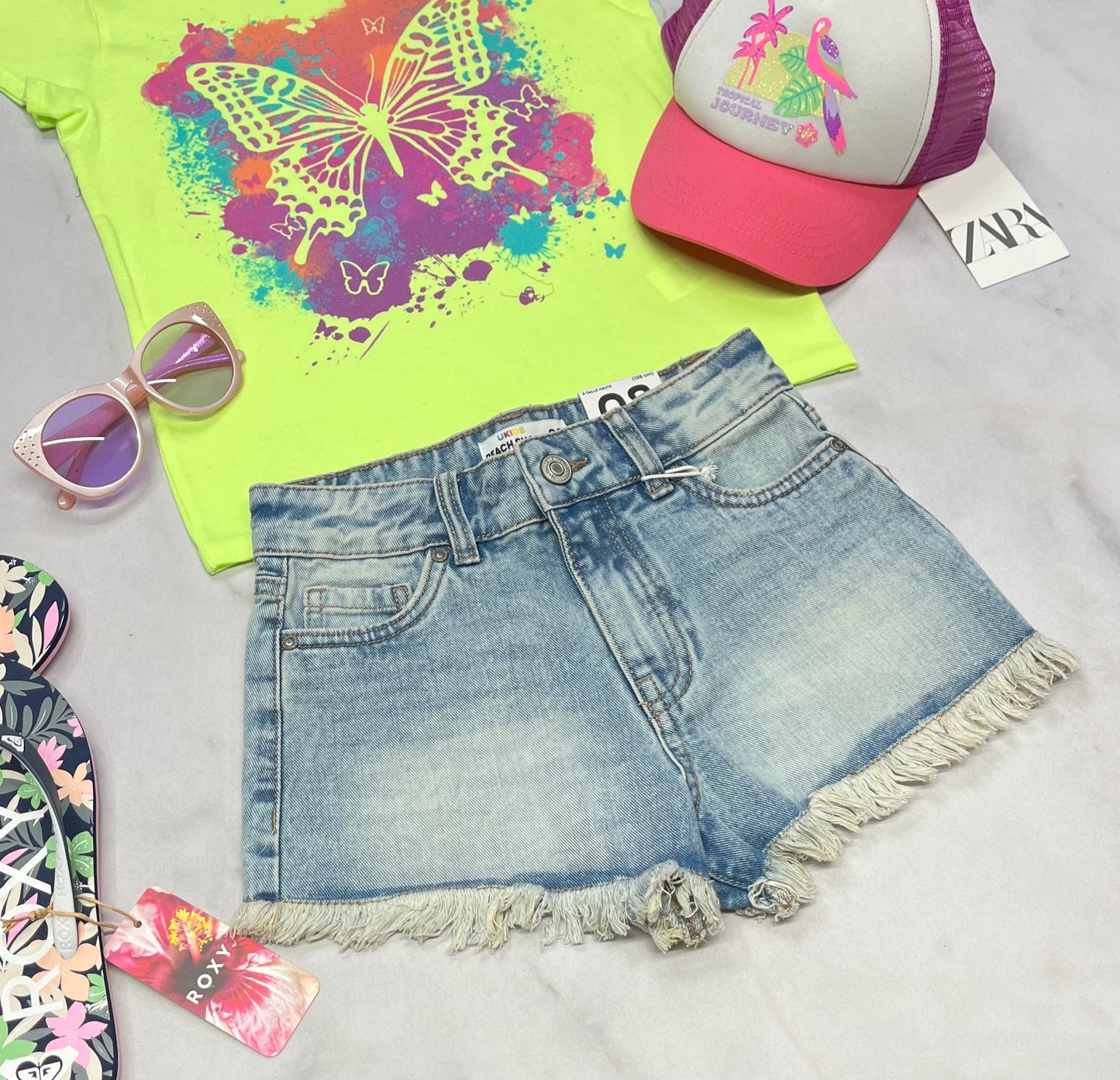 🌴 Short : jeans 8 ans taille ajustable neuve ! Taille haute .