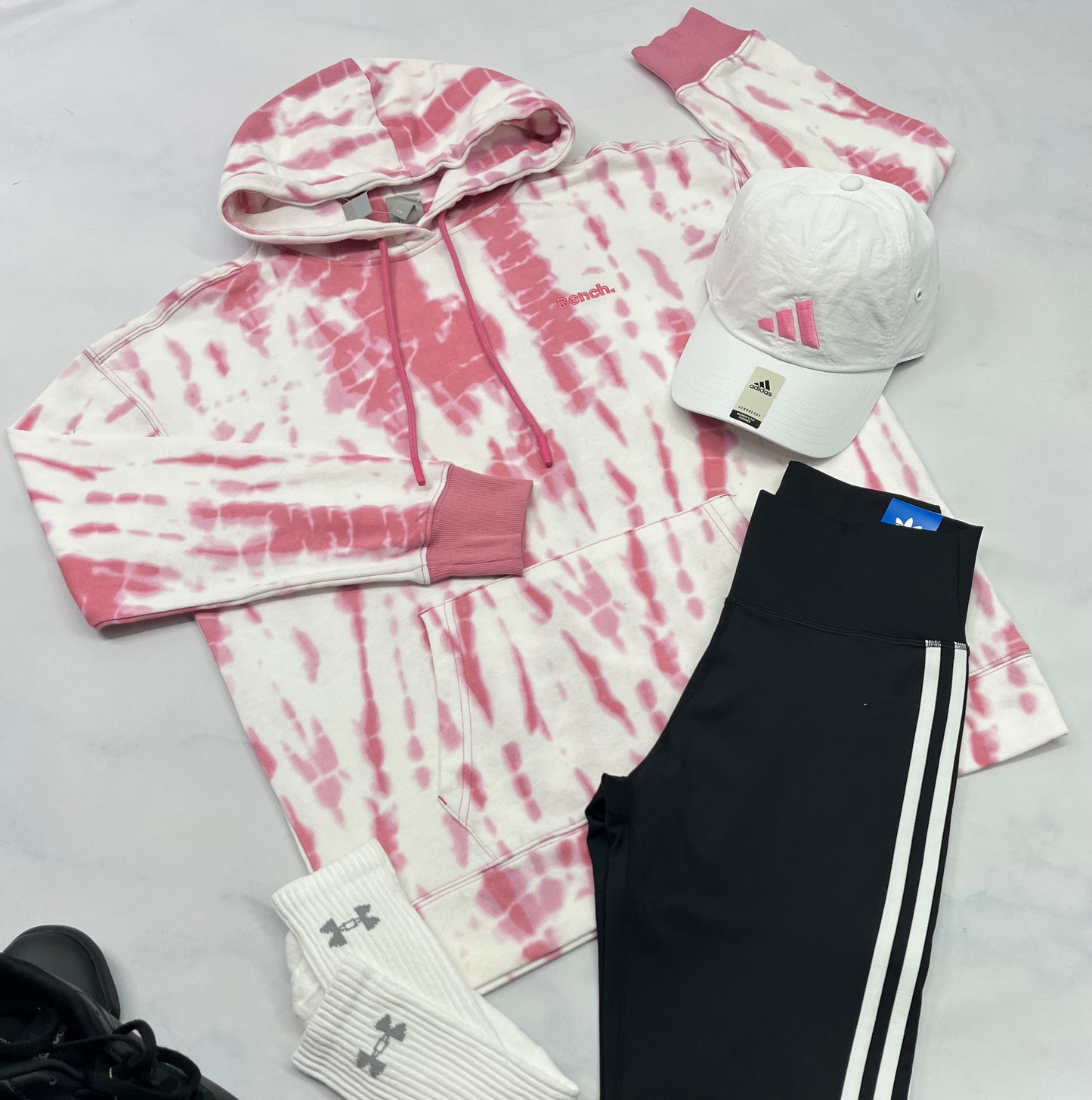 🩷Cagoule : ouaté BENCH souple confo . Logo au devant look tie dye tendance . L/ femme neuve !
