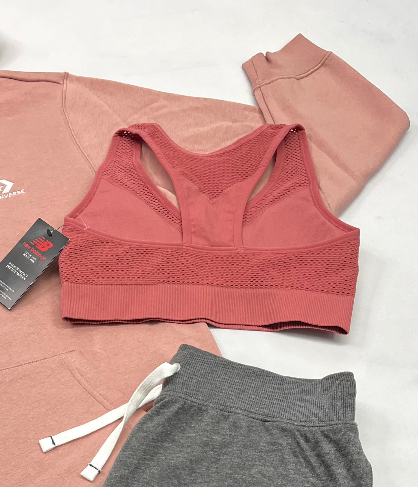 😍 Top : New Balance rosé sport stretch . 2x fait médium femme .