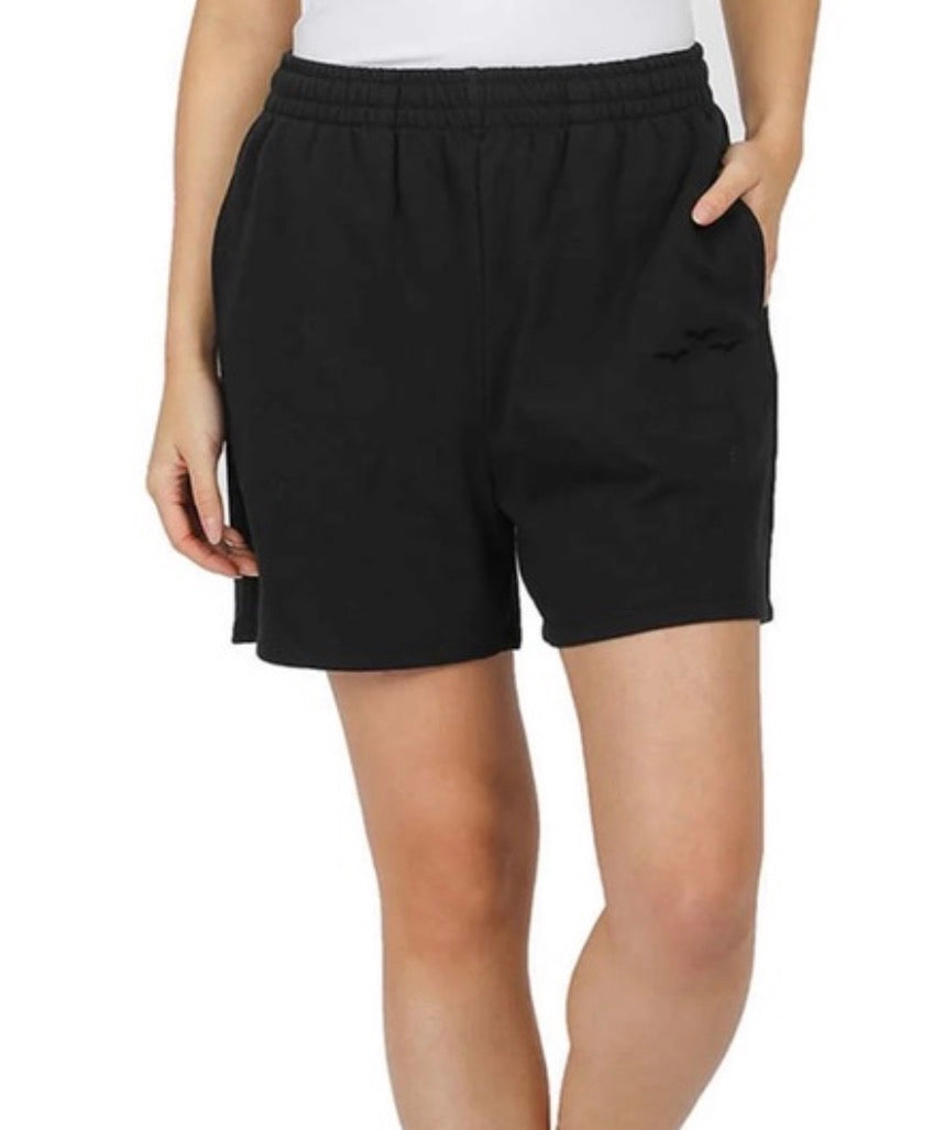 🌿 Short noir: en ouaté avec mini logo L(10-12 ans ) femme neuve !