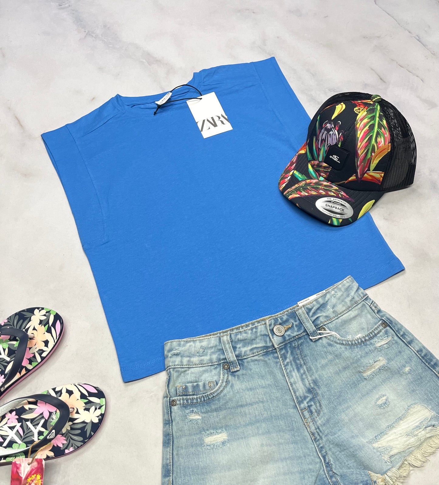 ☀️ Camisole : ZARA coupe boxy tendance . 10 ans fille neuf !