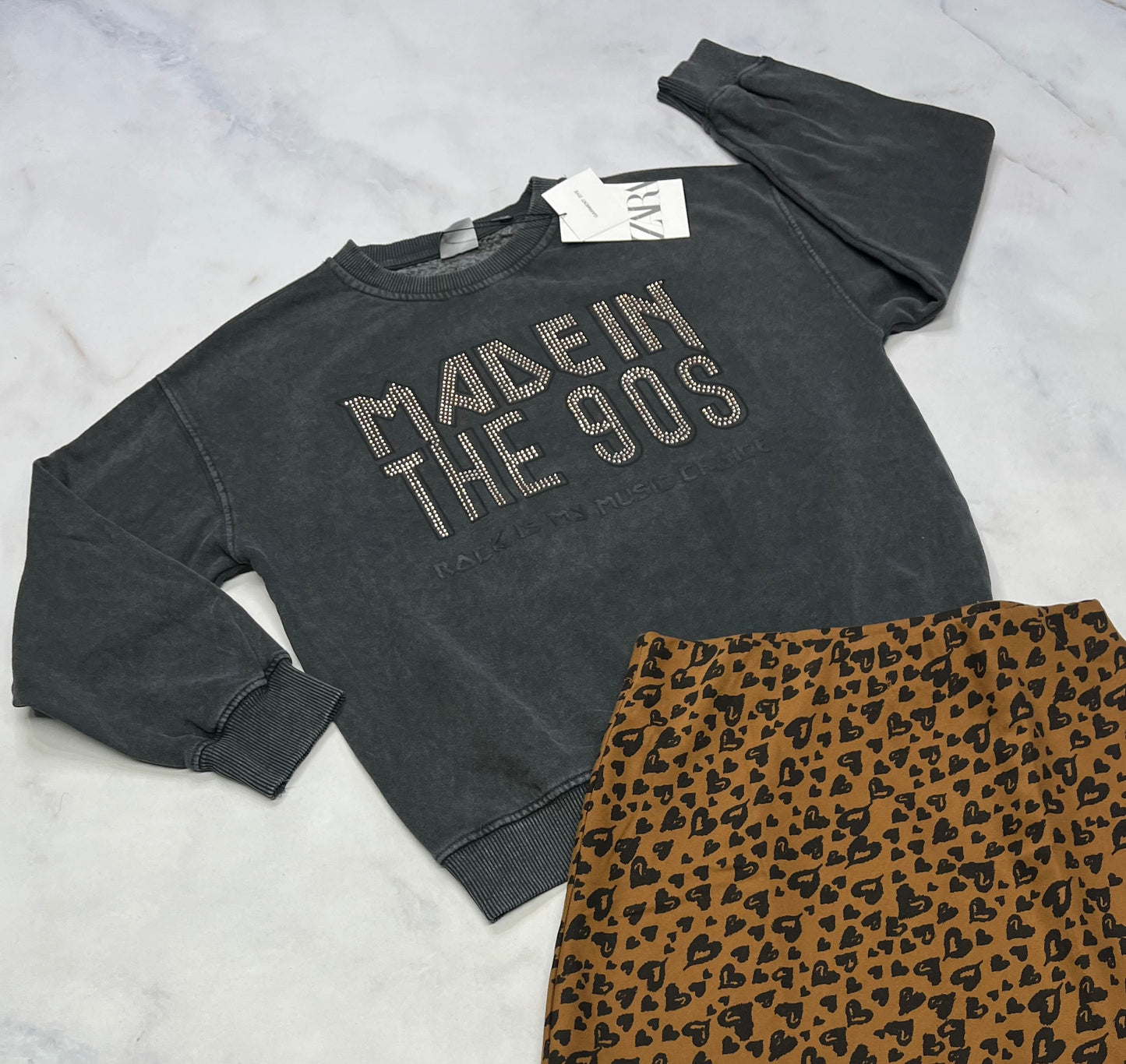 DUO neuf! ouaté ZARA 8-9 ans gris look vieillit + Jupe molle taille stretch 8 ans neuve .