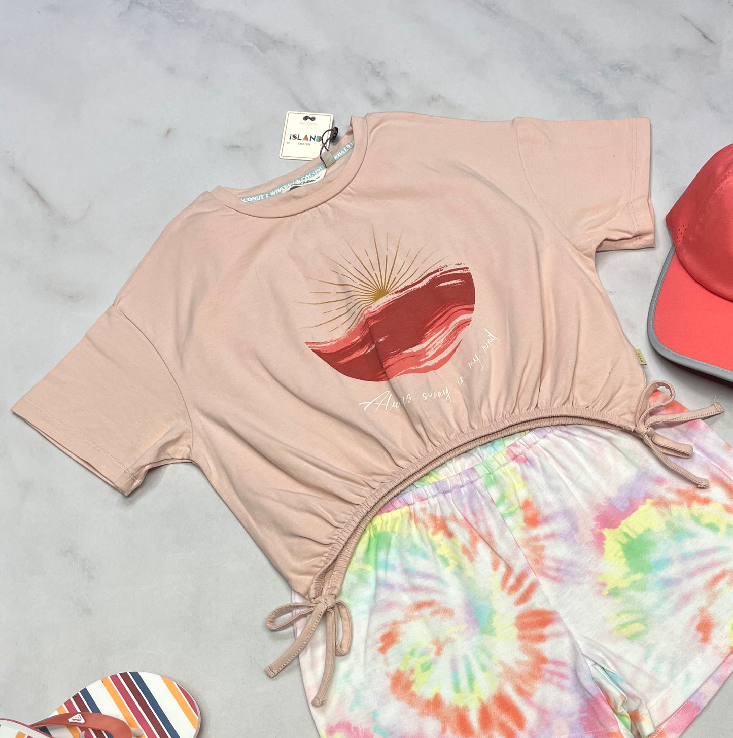 🌴 Manche courte : 8 ans (7-8 ans confo ) fille look écourté Island neuf !