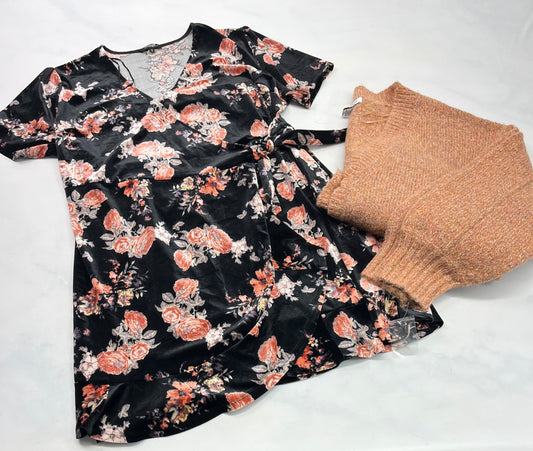 Duo : Robe en velour doux cache cœur ajustable XL/ comme neuve . + veste en tricot L/ ample fait XL neuve . Superbe en  superposition.