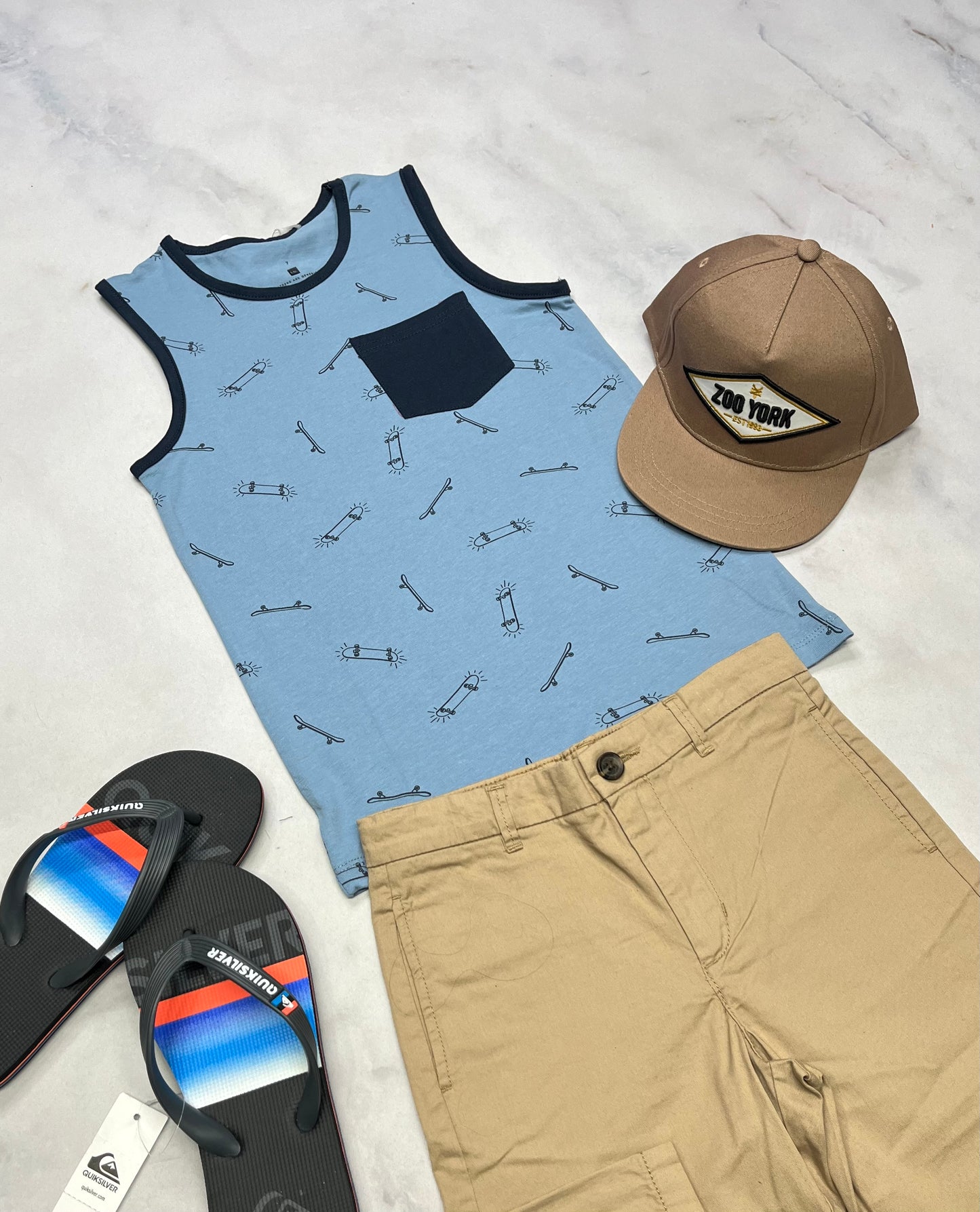 ☀️ Solde ,Camisole : skate Tag 7 ans garçon neuve mais 1 mini ligne prêt de la poche .