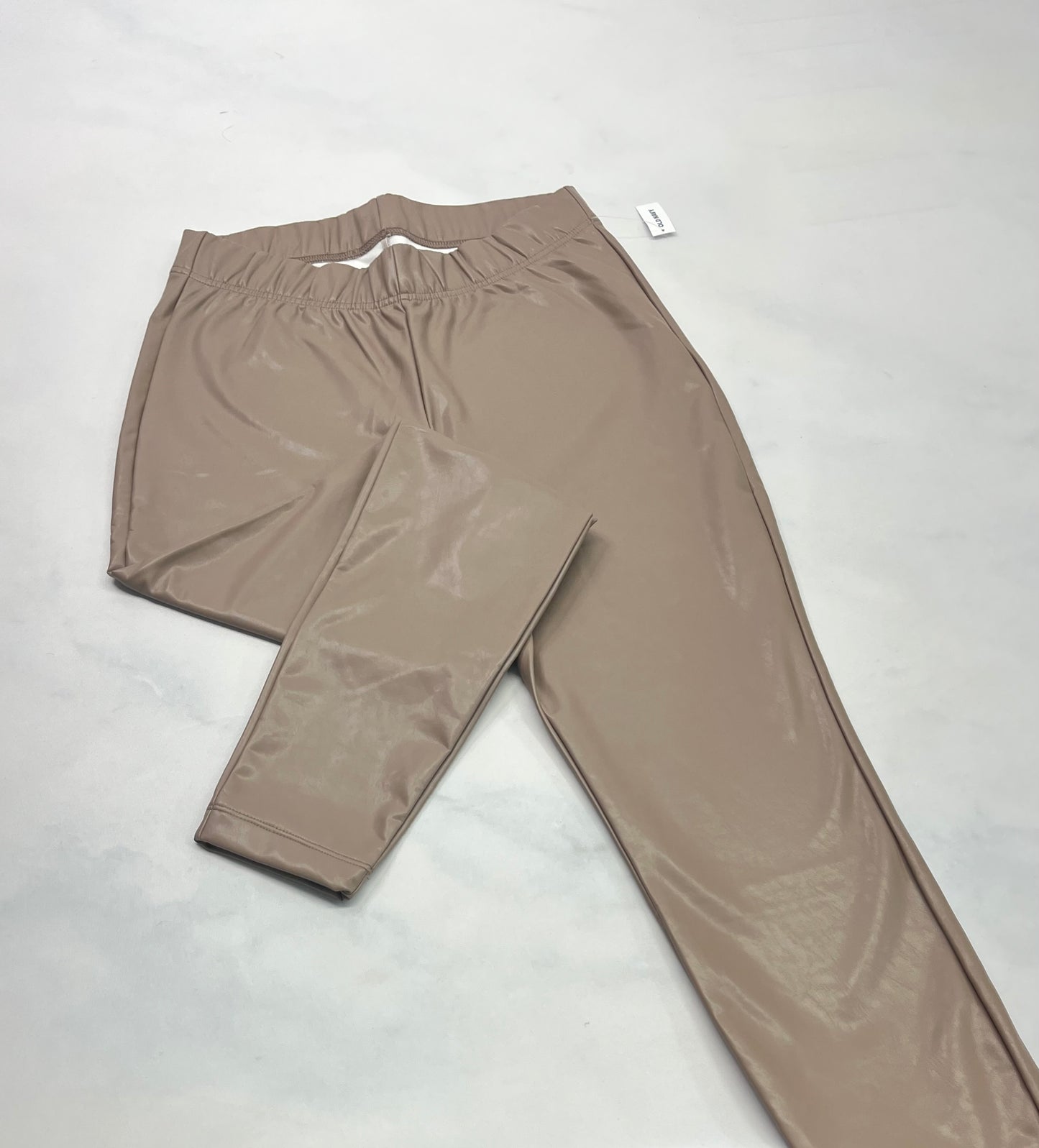 Skinny effet cuir : mou souple doux à l’intérieur fait small 4/6 ans L( fait 9-10 ans ) et XL ( 13-14 ans )