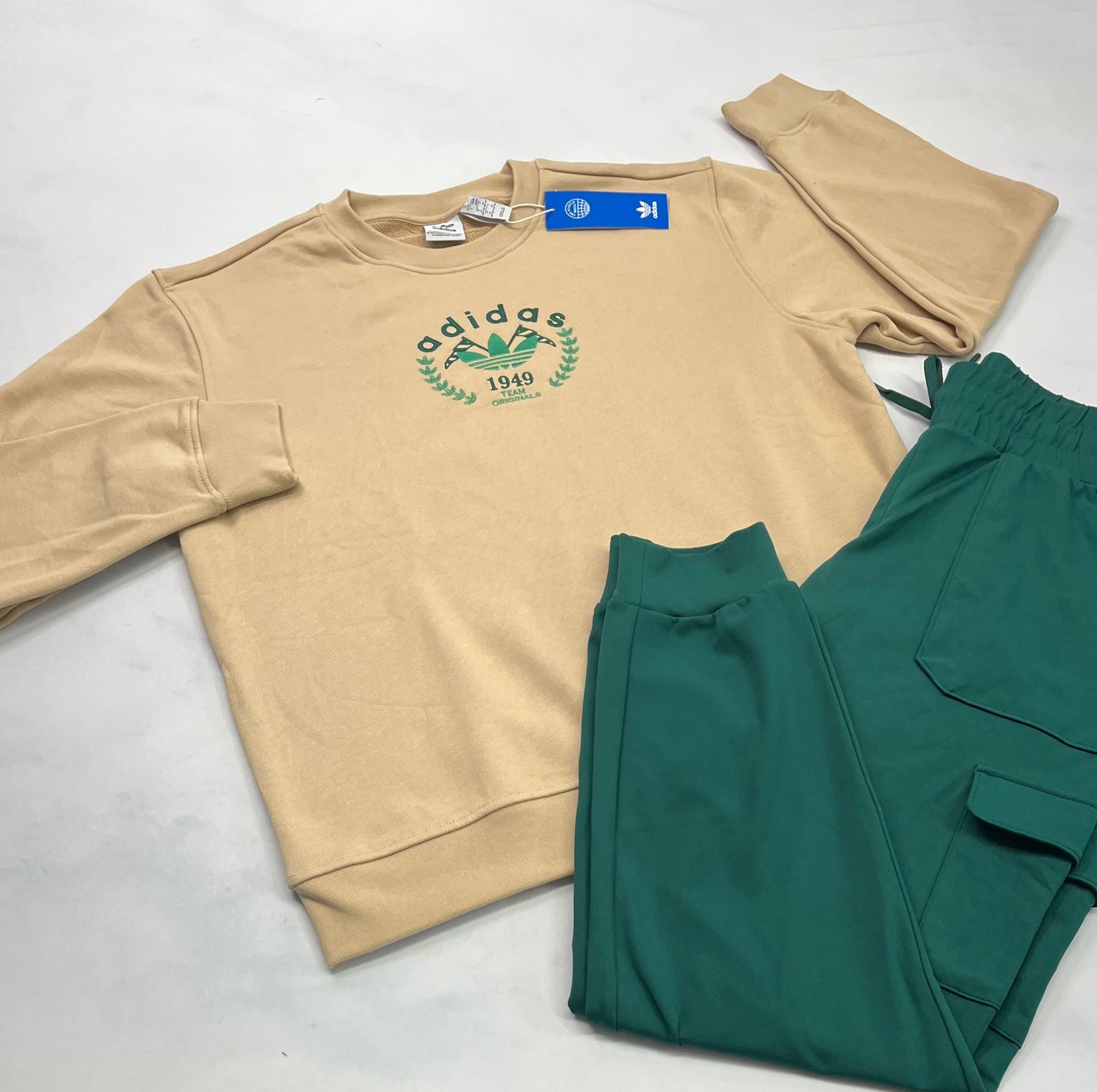 Duo neuf ! Ouaté Adidas M/ confo femme + jogger cargo vert stretch M/ femme neuf!