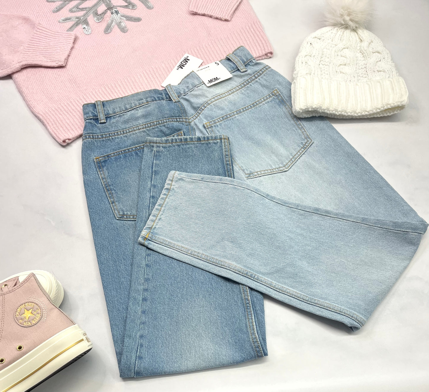 ❄️ MOM jeans : 2 tons neuve ! 5 ans femme ( small) neuve .
