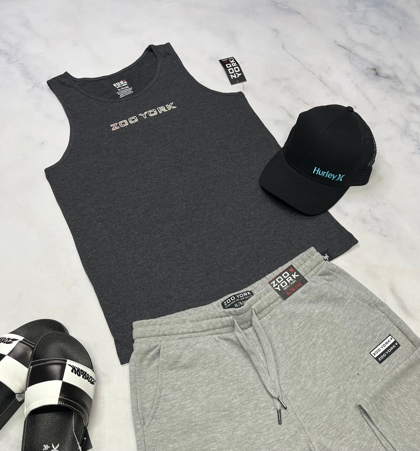 🌿 Camisole: Zoo York charcoal 16 ans garçon neuve . Beau logo au dos .