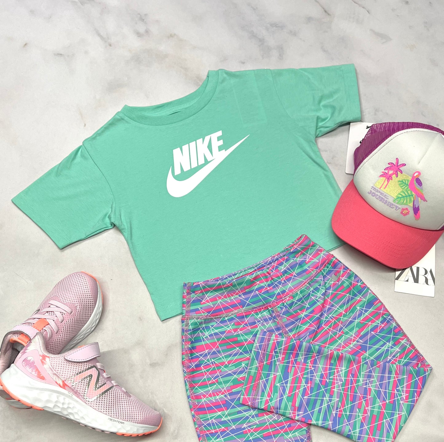 🌴 Nike : Manche courte coupe tendance 4 ans fille neuf !