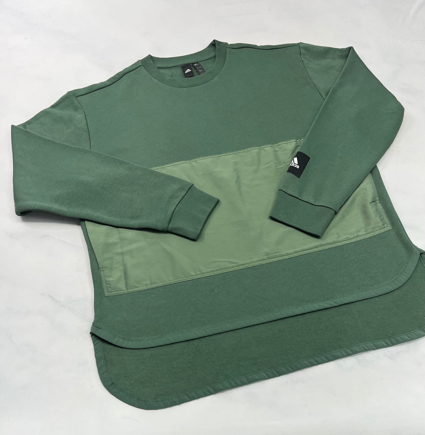 Adidas : Ouaté vert L/ homme incroyable ( poches au devant et look un peu plus long au dos . Neuf !