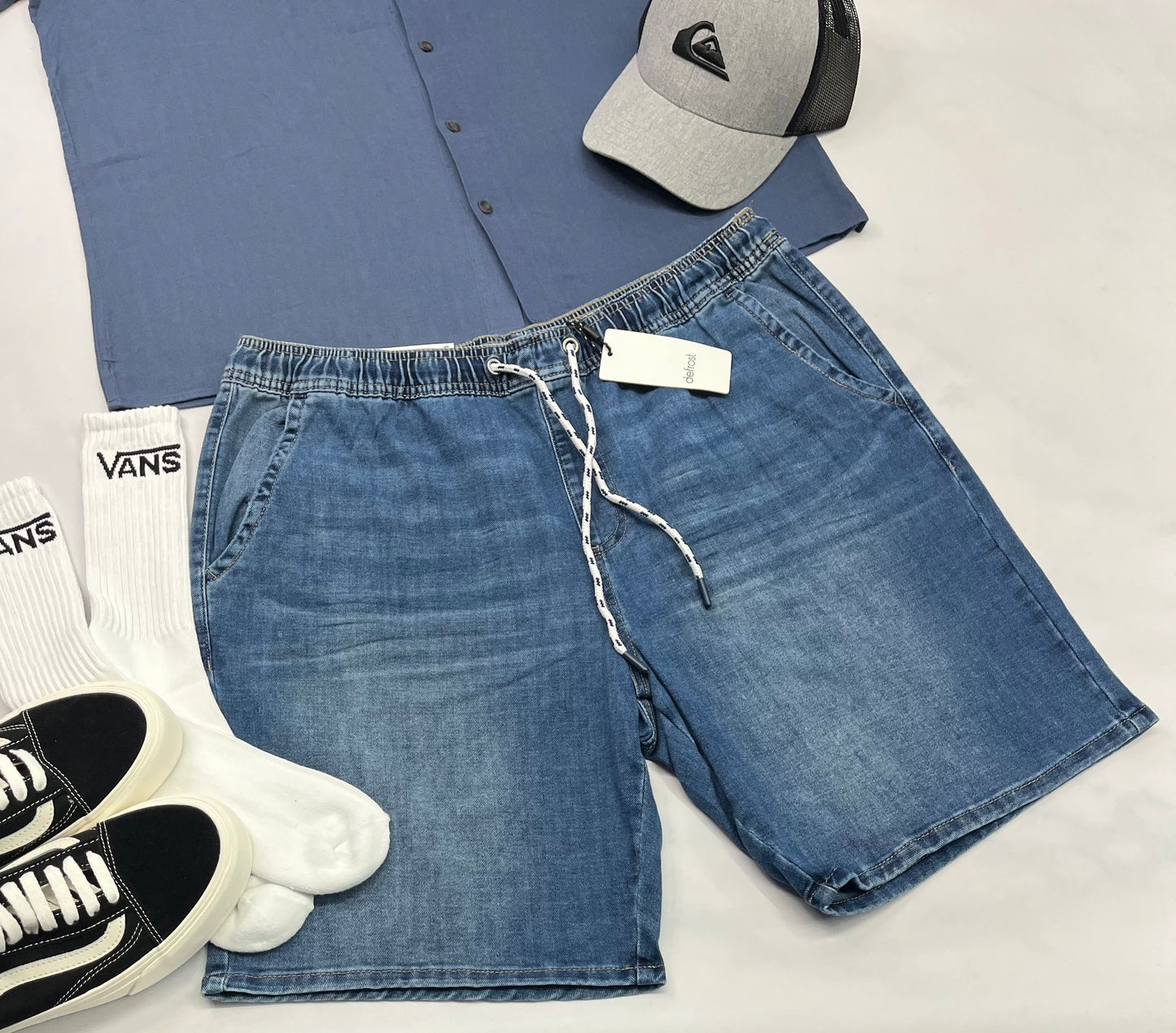 ☀️ Bermuda en jeans : mou Defrost .gr : L(36 homme ) et XL(38 homme ) coupe confo neuf!