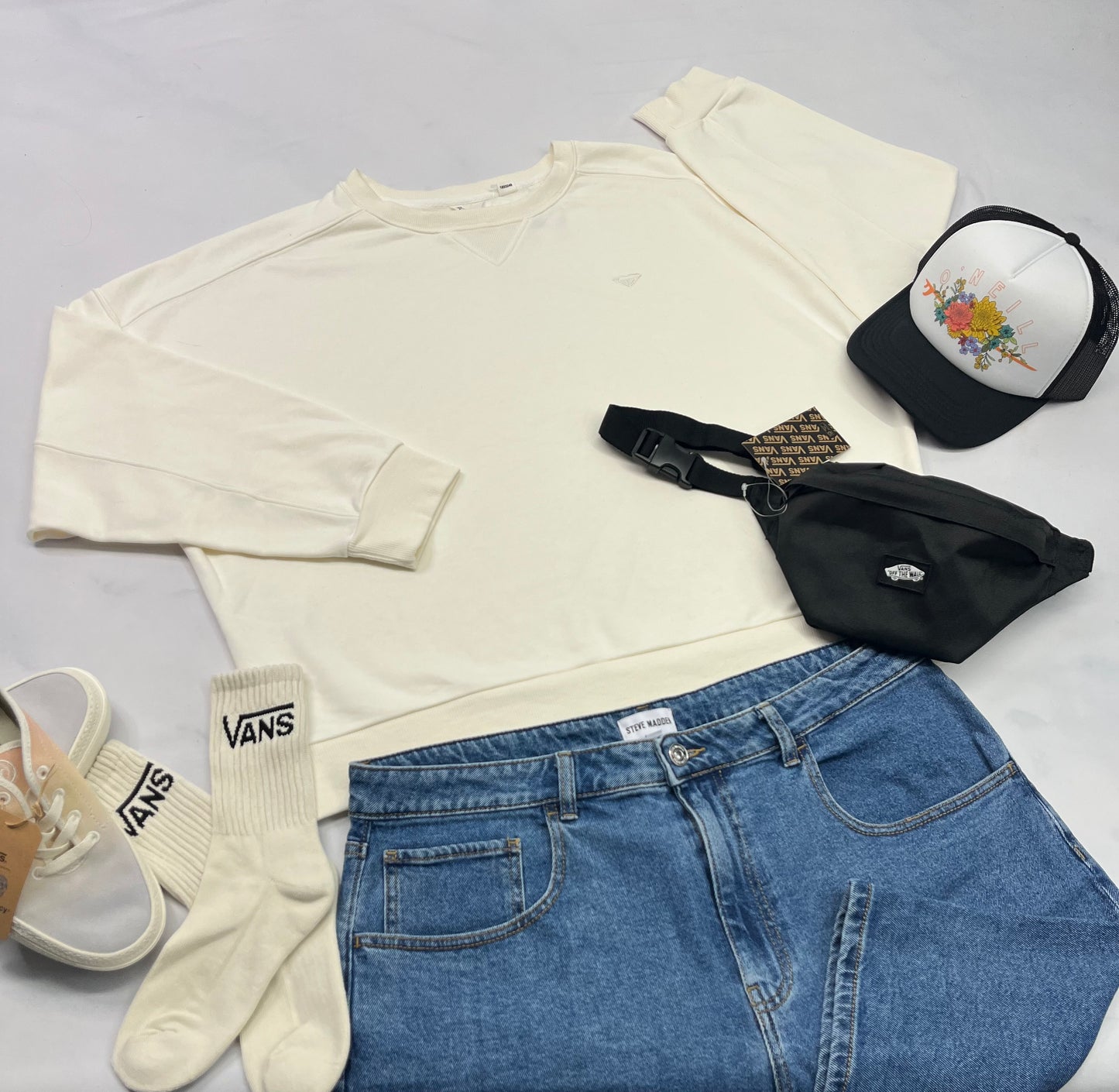 🌴 Ouaté : ROXY XL/ femme pas chaud ni mince . ( Blanc cassé) logo brodé ton sur ton au devant . Coupe relax tendance . Neuf !