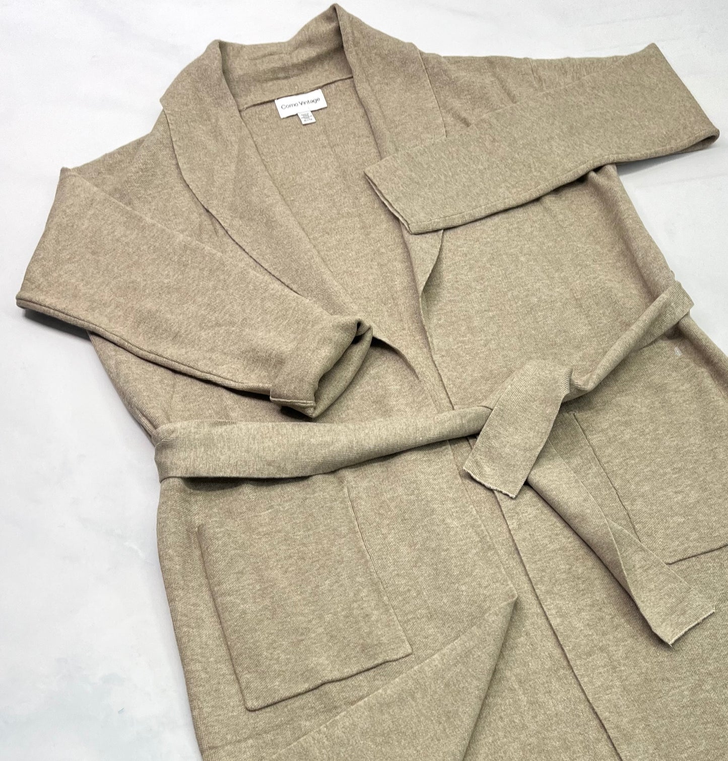 Longue Veste : Longueur Mi- mollet  . En tricot stretch incroyable ! Neuve . XL/ femme .