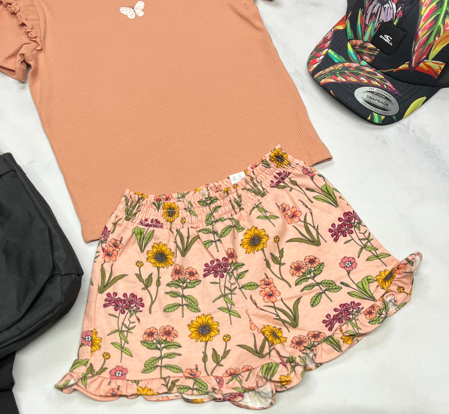 🌿 Short fleurie : 5 ans fille soft confo neuve .