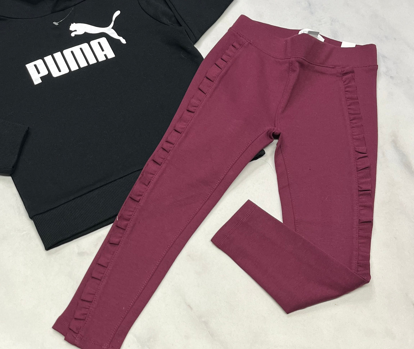 Duo neuf 4 ans : Ouaté puma logo argenté neuf + Jeg. 4 ans neuf!