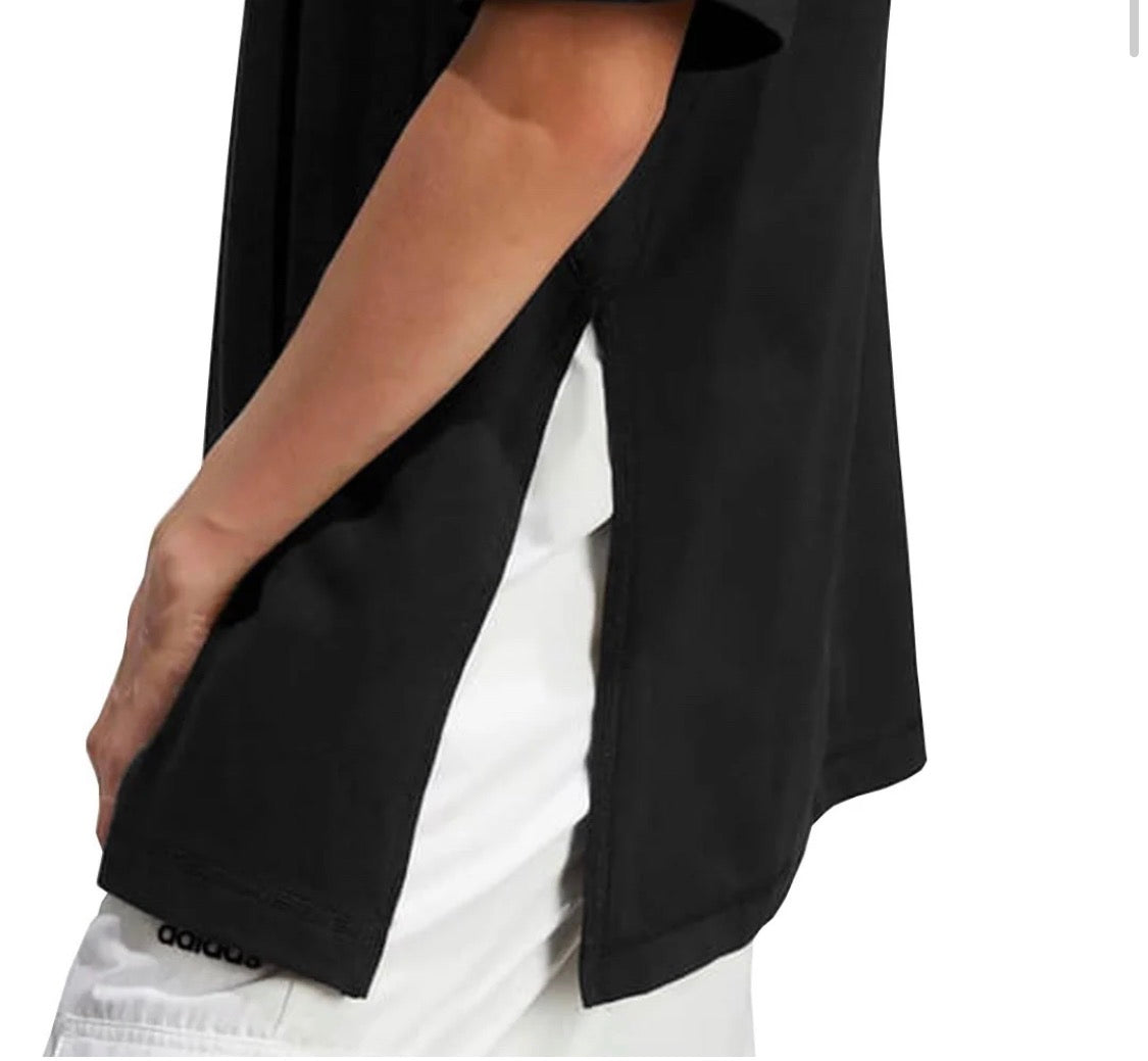 🩷 T-Shirt Adidas : Noir ligne et logo ton sur ton . Superbe ! Fentes de chaques côtés . L/ femme coupe ample tendance  .