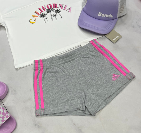 💕 Short Adidas : fait 6 ans fille neuve.