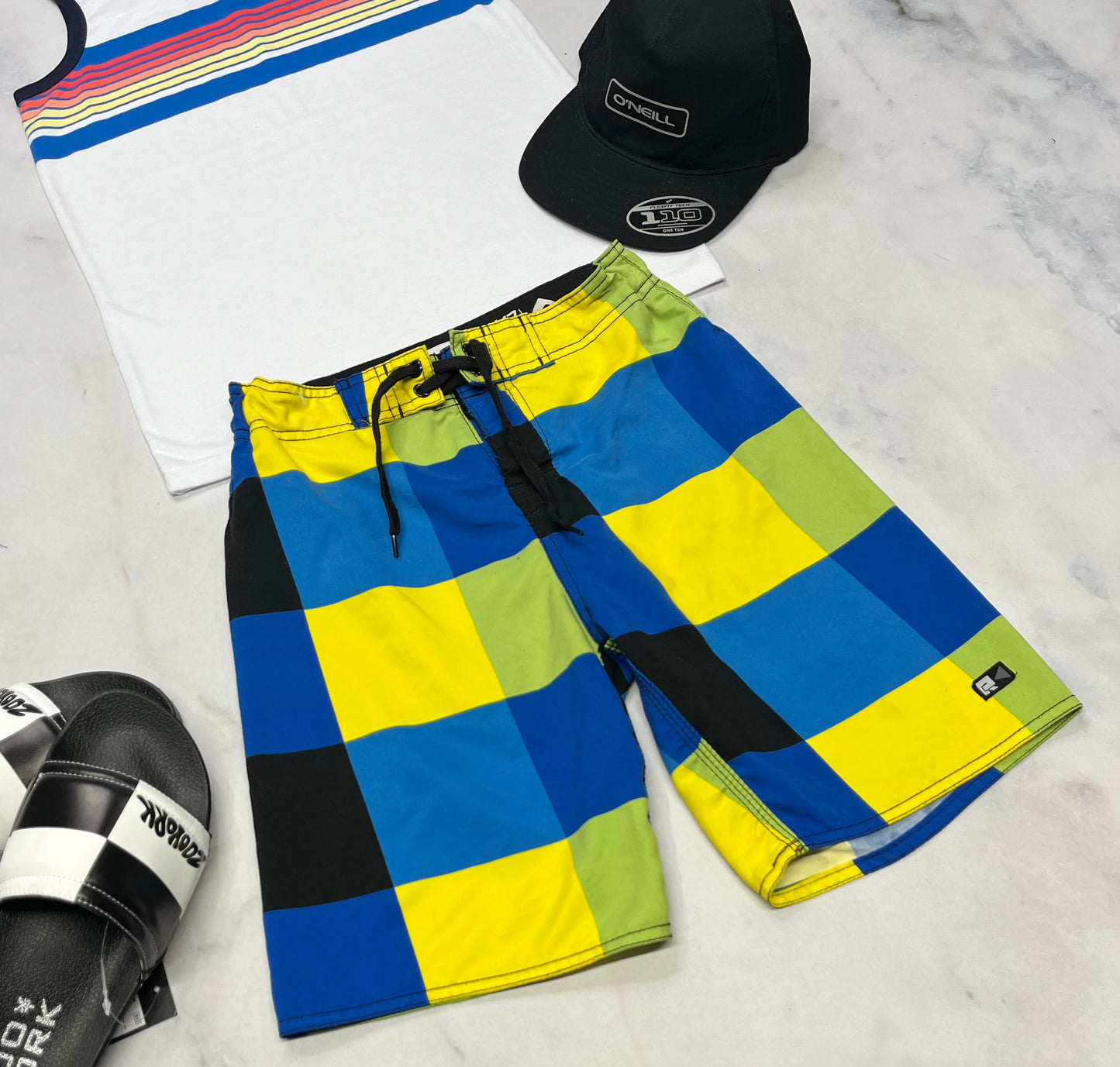 💦 Maillot : souple marque relax 12 (10-12 ans ) garçon taille ajustable comme neuf à part une mini ombrage ultra flou .