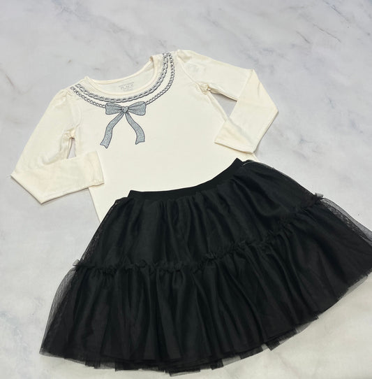 Duo 5 ans : Manche longue bouclé brillant neuf + Jupe neuve + 5 ans .