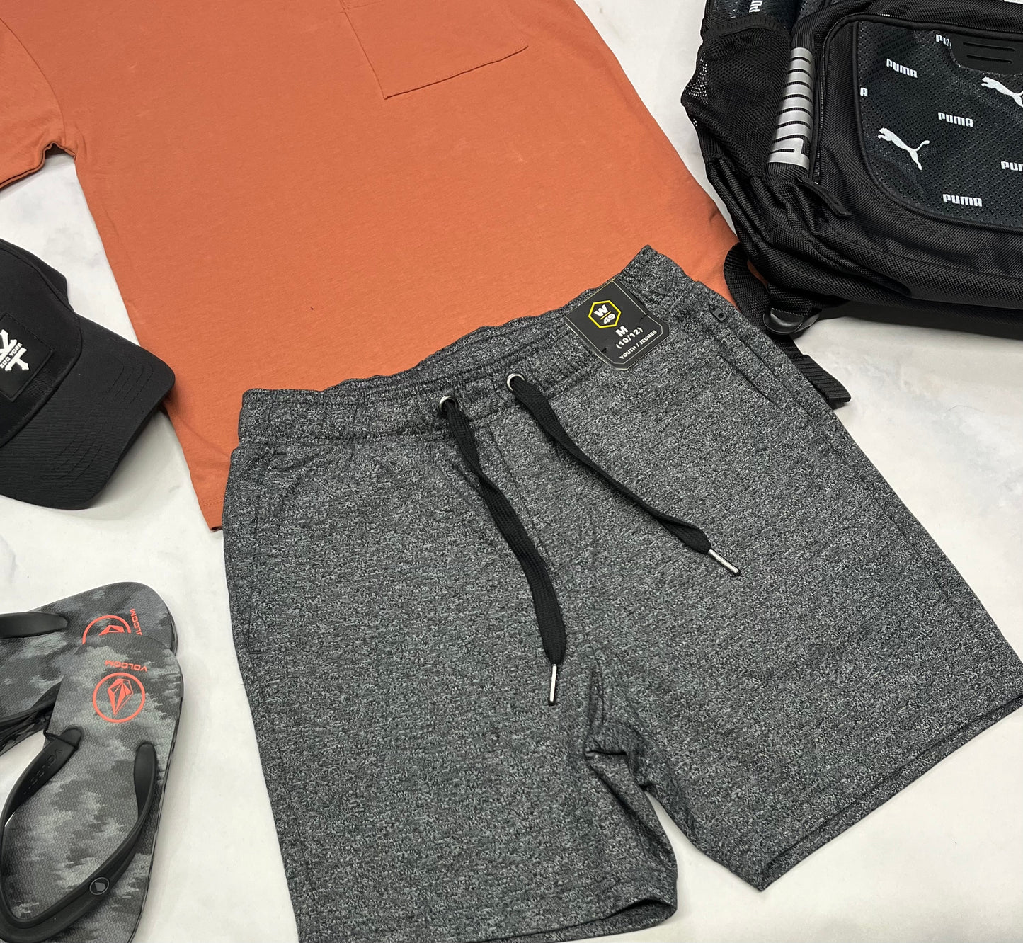 🍂 Short : West 10-12 ans garçon neuve ! Avec poche avec zip au dos .