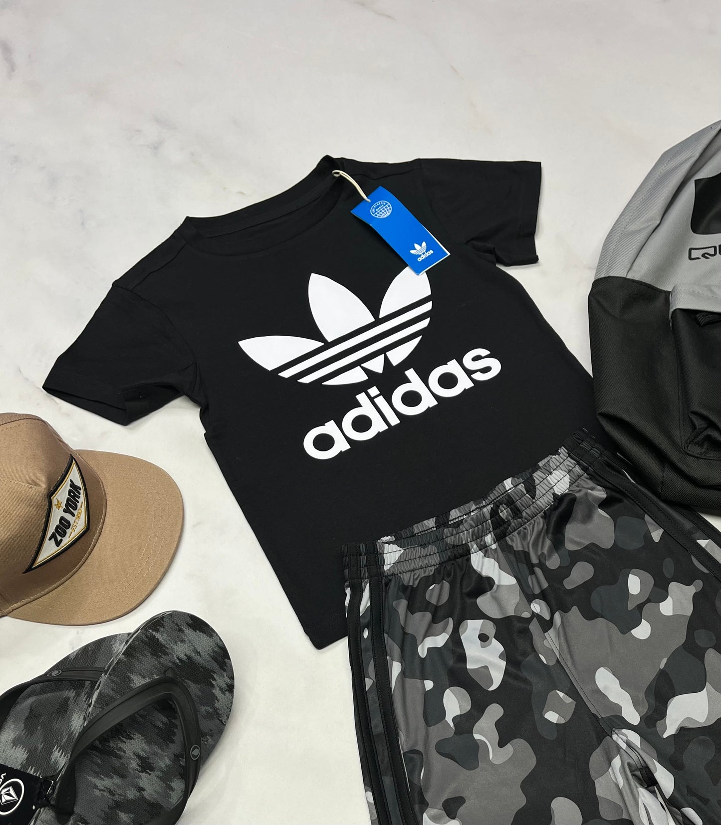 ☀️ T-Shirt noir : Adidas neuf ! Fait 5-6 et 6x garçon neuf !