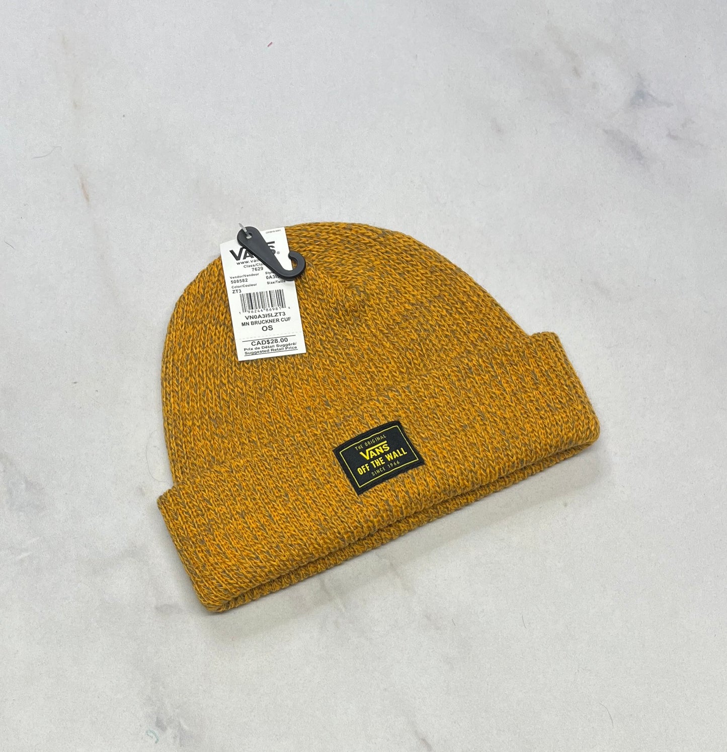 VANS : Tuque unisexe ! Neuve . Fait O/ size enfant (6-8 ans )