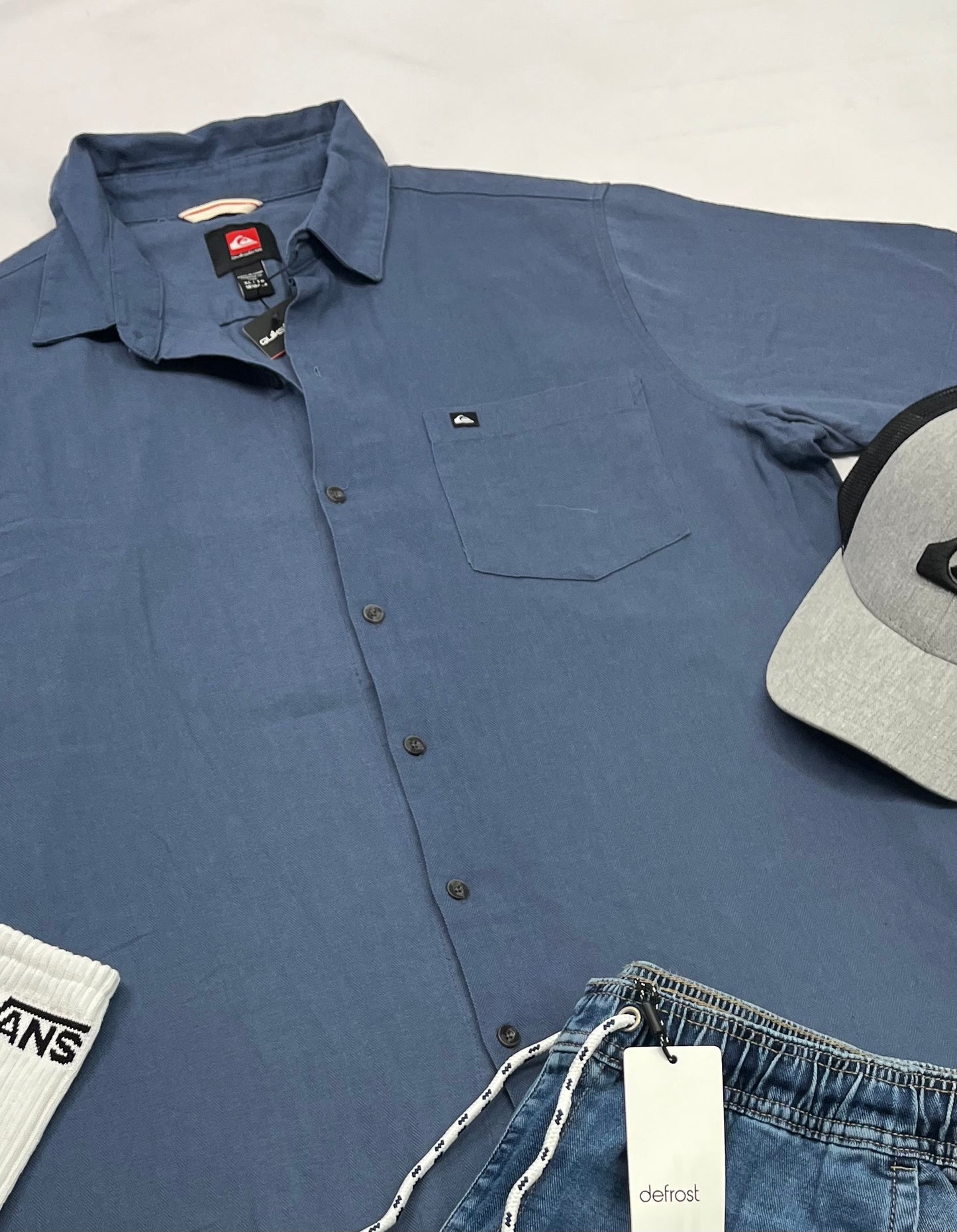 ☀️ Chemise : Quiksilver bleuté XL/ homme neuve . Tissage en chevron souple texturé . Encore + belle en vrai .