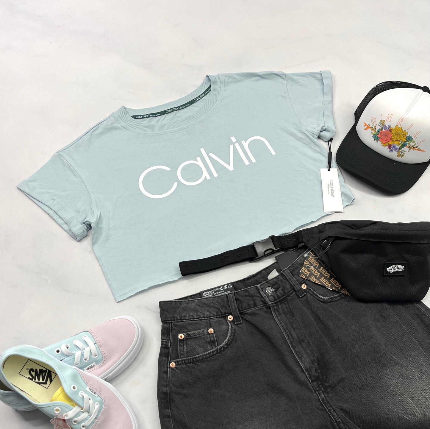 🩵 Manche courte : Calvin Klein bleu poudre S/ femme neuf ! Look écourté et coupe relax .