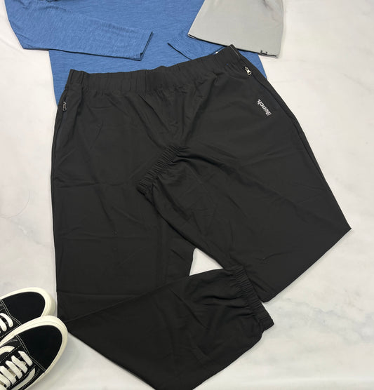 💙 BENCH : Jog. Tissu sport léger . L/ homme (36 homme ) neuf ! Taille et bas élastique . Stretch dans tout les sens .