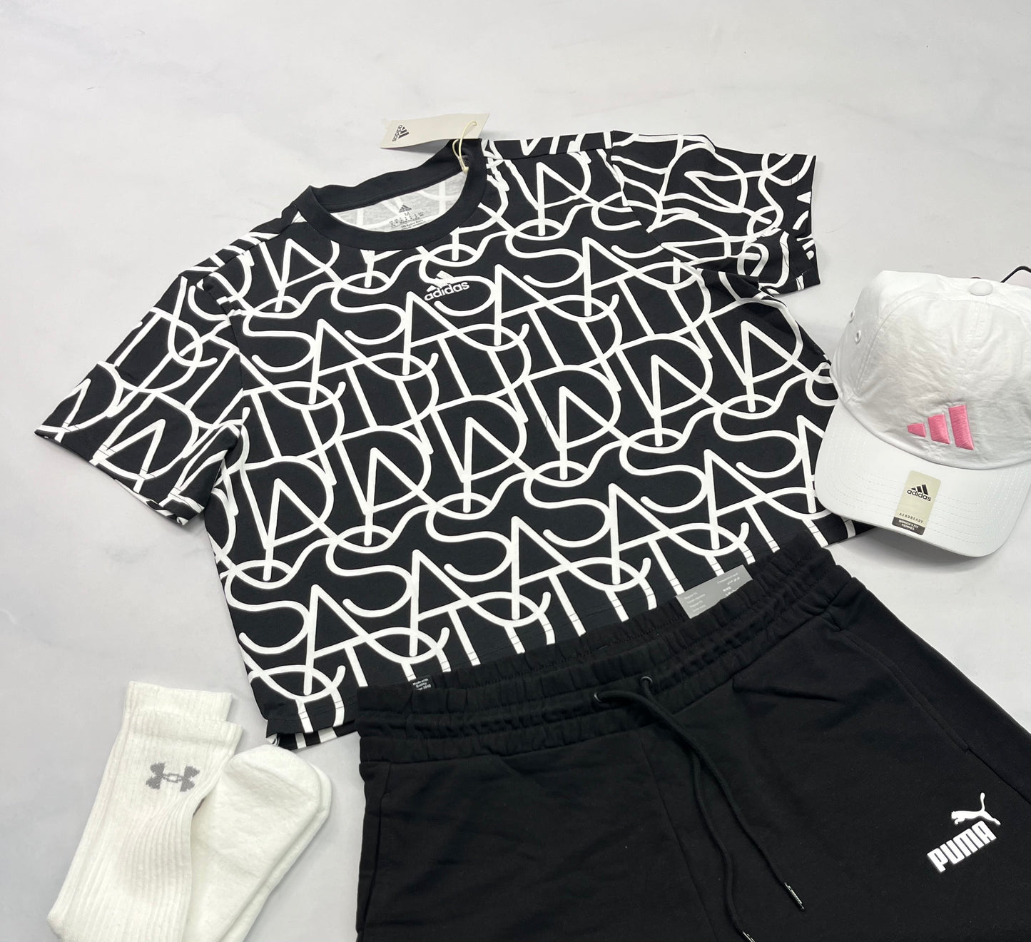 🌴 Adidas : Manche courte mi hanche neuf ! M/ femme. Logo brodé au devant.