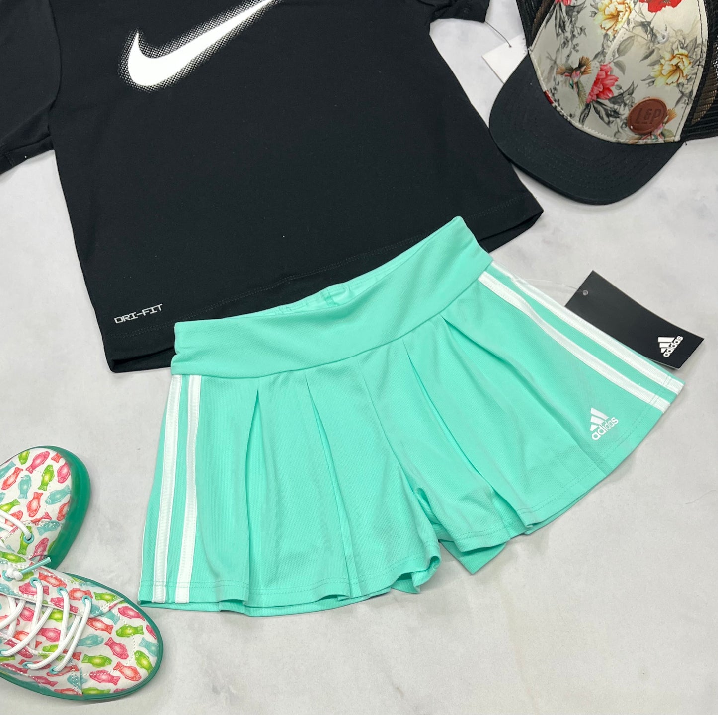 🤩 SHORT turquoise : Adidas (effet look jupe ) stretch confo . Gr :6-6x neuve ! Superbe .