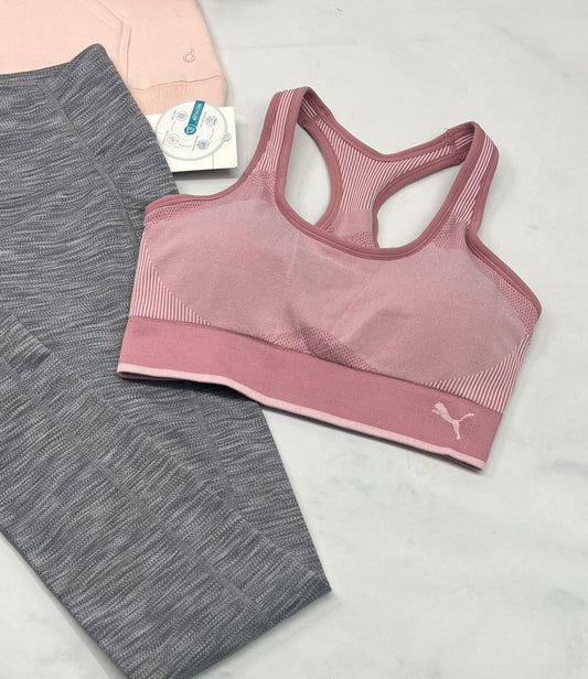 💕 Puma : top sport fait small femme neuf ! Pad intégré amovible .