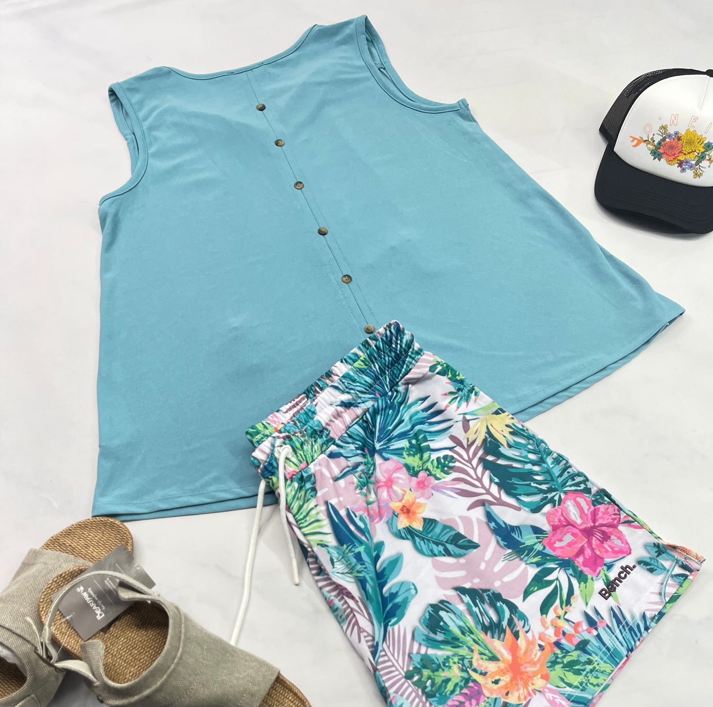 🩵 Camisole : XL/ femme Lily Morgane en tissu stretch relax fit comme neuve . Dos superbe .
