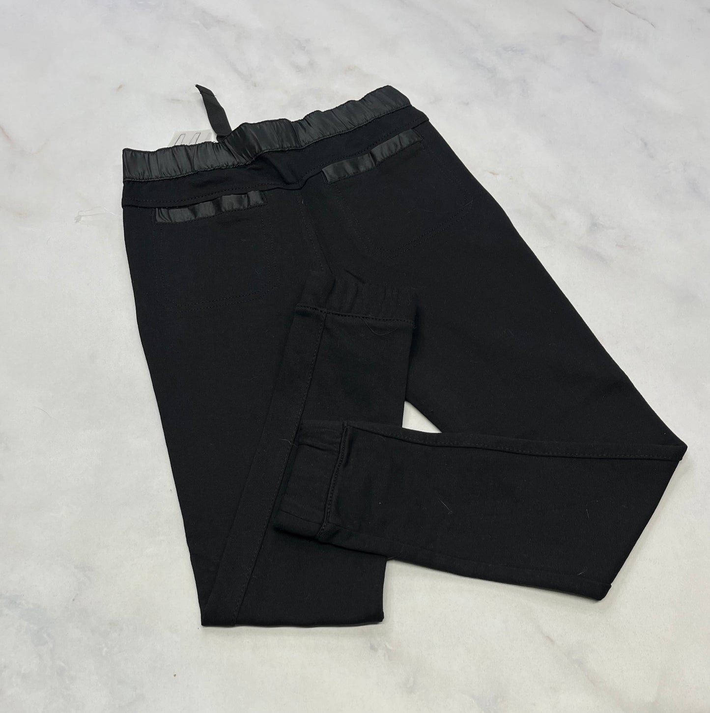 Jeg. Confo noir : Axel M( + 9-10 ans ) neuf!