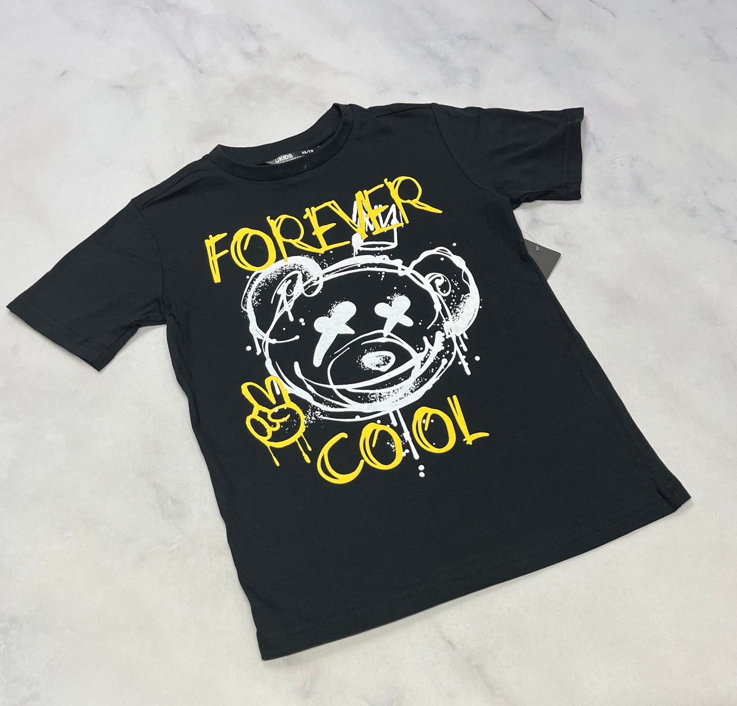 T-Shirt : neuf ! 5-6 fait grand ou 6 ans .
