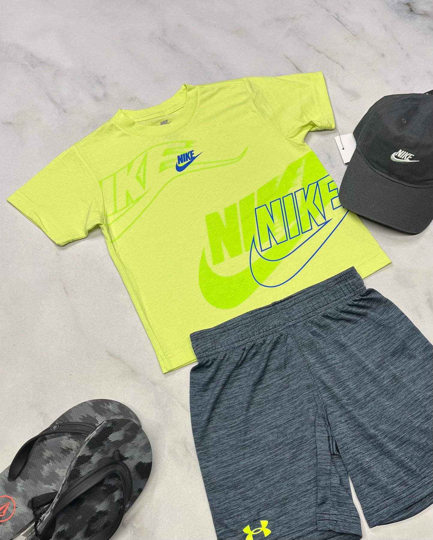 🤩 Nike t-Shirt : néon 4 ans garçon neuf !