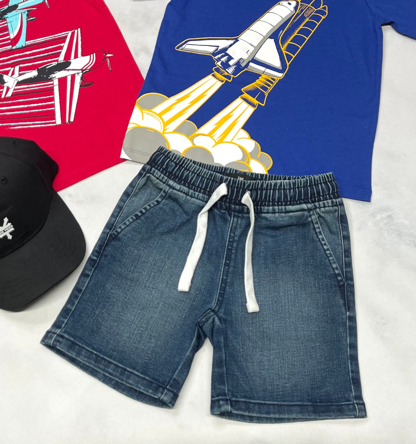 🤩 Short jeans : Tag 3 ans garçon neuve .
