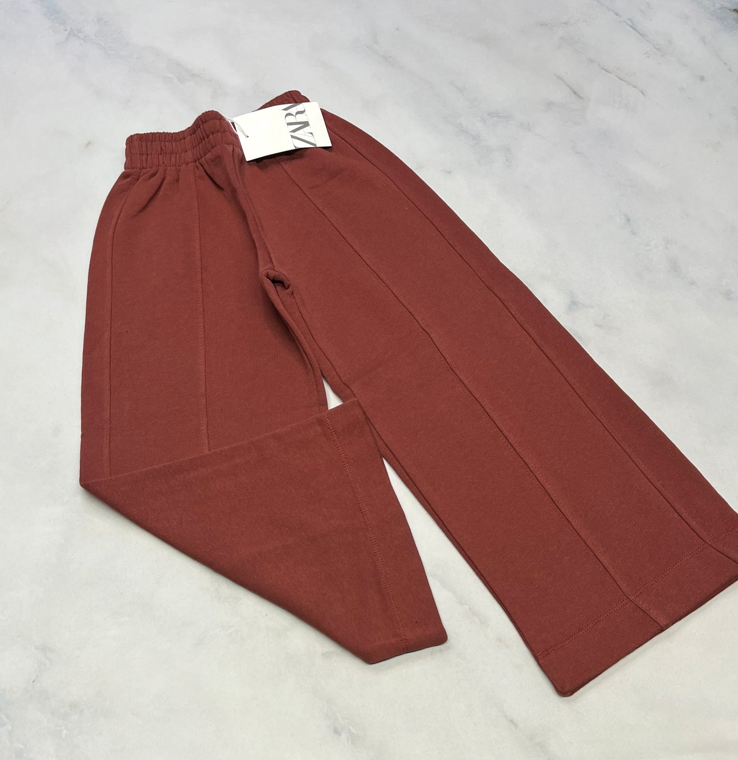 ZARA : Jogger en ouaté jambe large neuf ! ( rouille) .