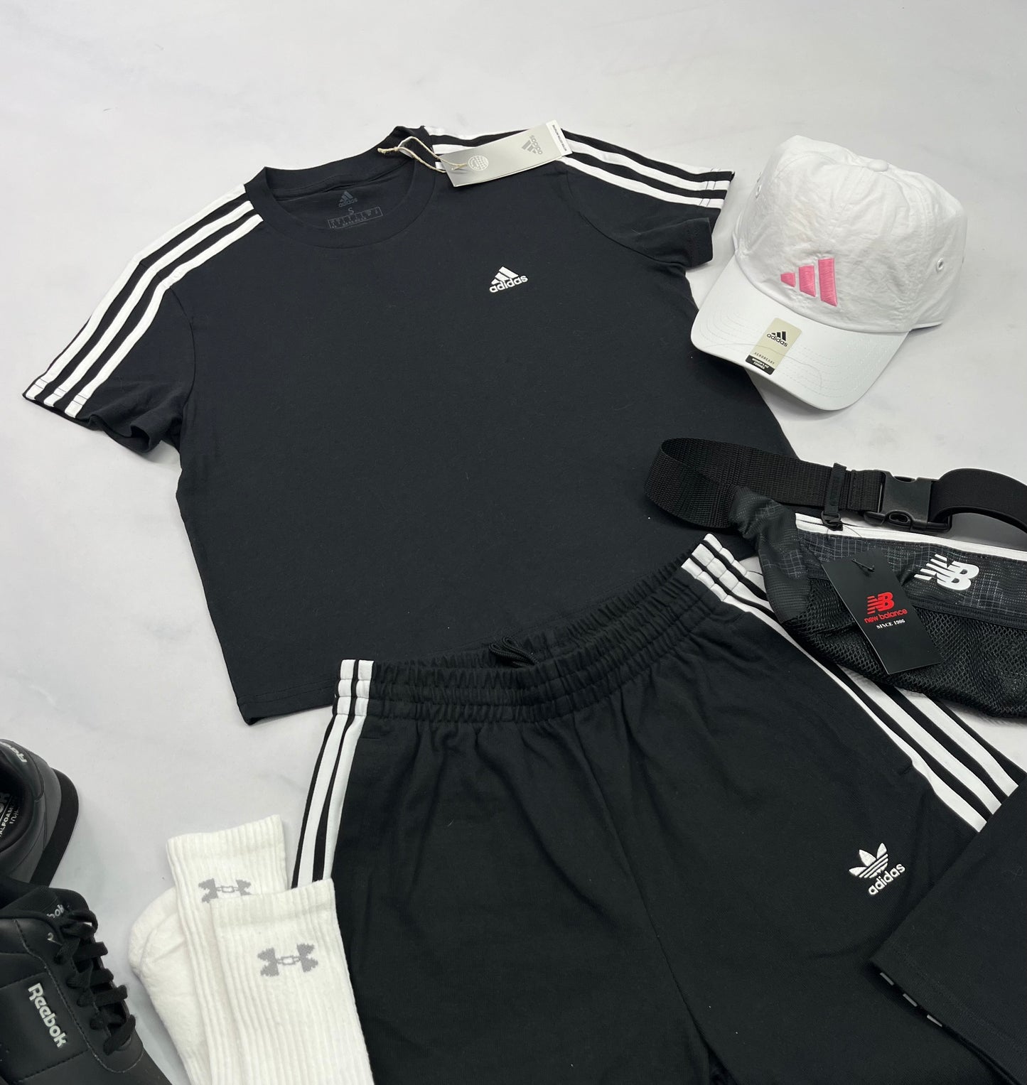 🩷 Manche courte : Adidas écourté S/ femme coupe confo neuf !!( mi hanche )