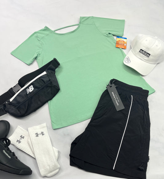 🌿 Manche courte : Columbia ultra soft . Haut du dos superbe avec mini logo Columbia . M( SM confo ) stretch neuf !