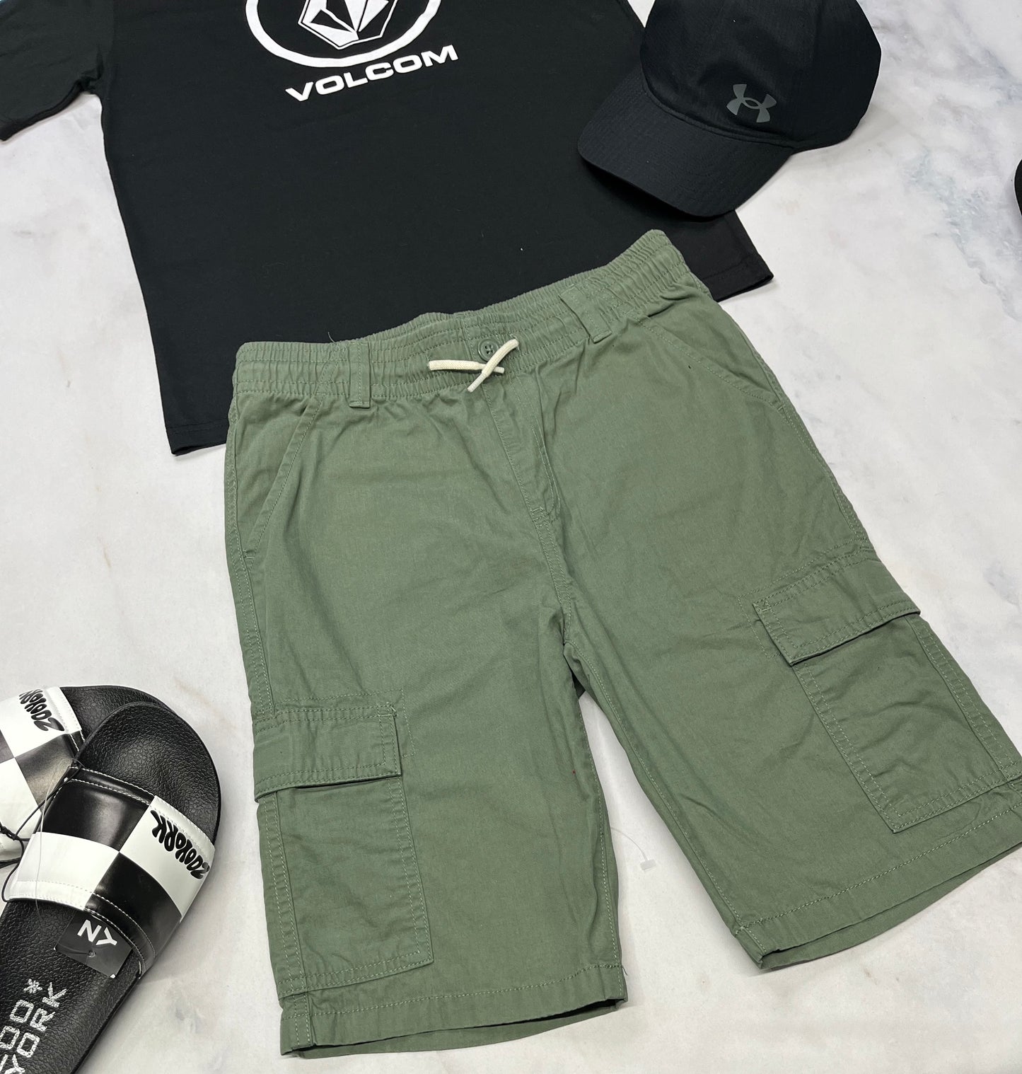 🌿 Bermuda : cargo 14 ans garçon souple confo . Taille élastique neuf !