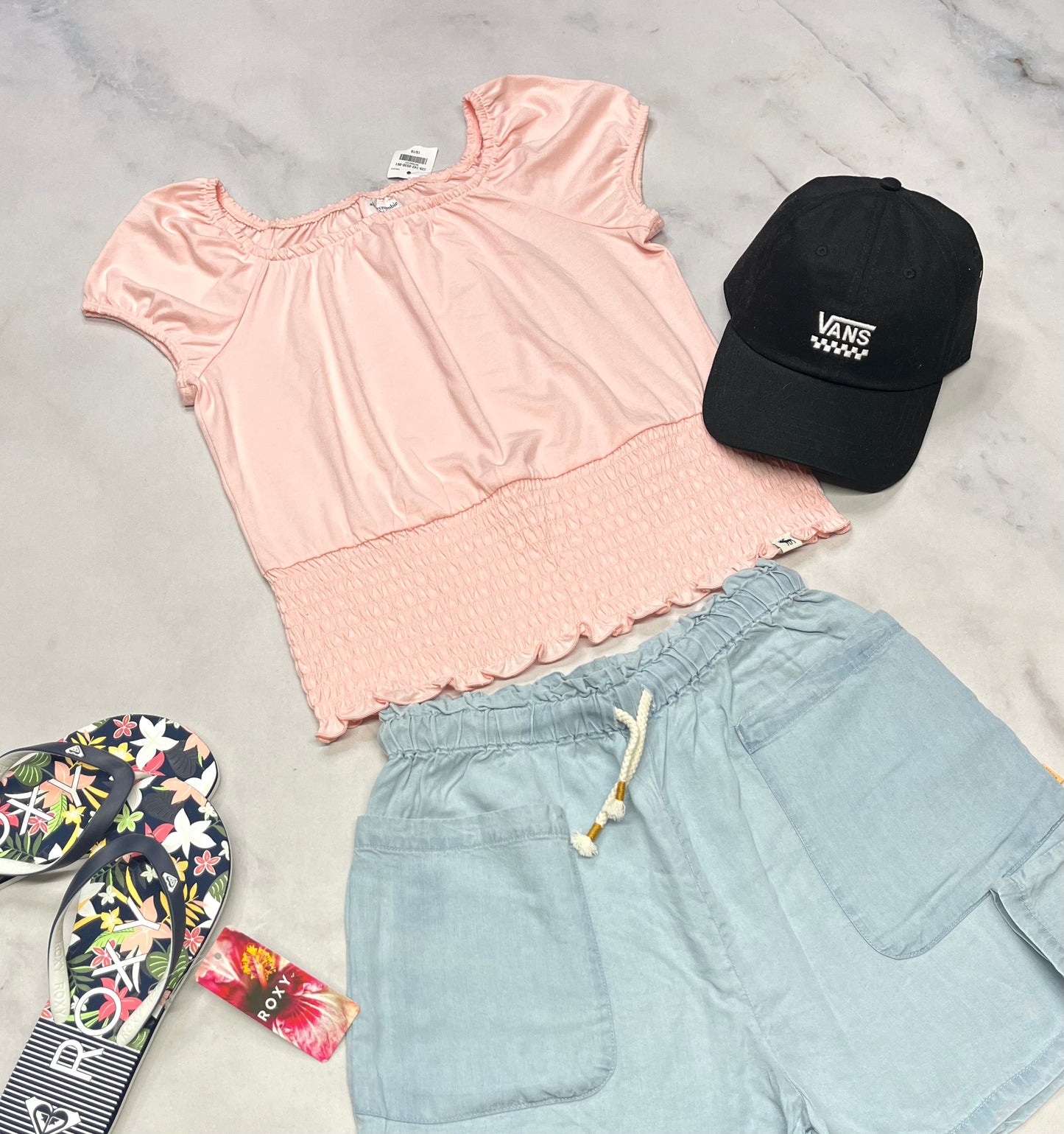 🌸 Haut rose : Abercrombie 14-16 ans fille neuf ! Look écourté. Bande élastique à la taille et au col/manches.