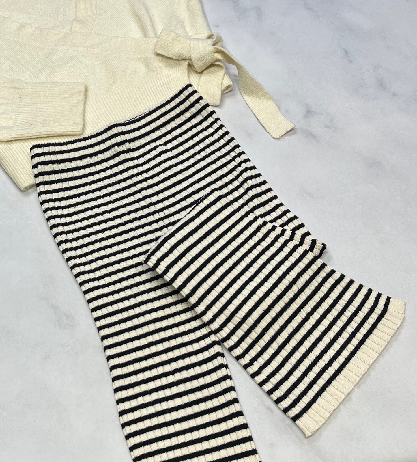 DUO neuf ! Tricot 8 ans + Jeg en tricot stretch évasé au bas 7-8 ans