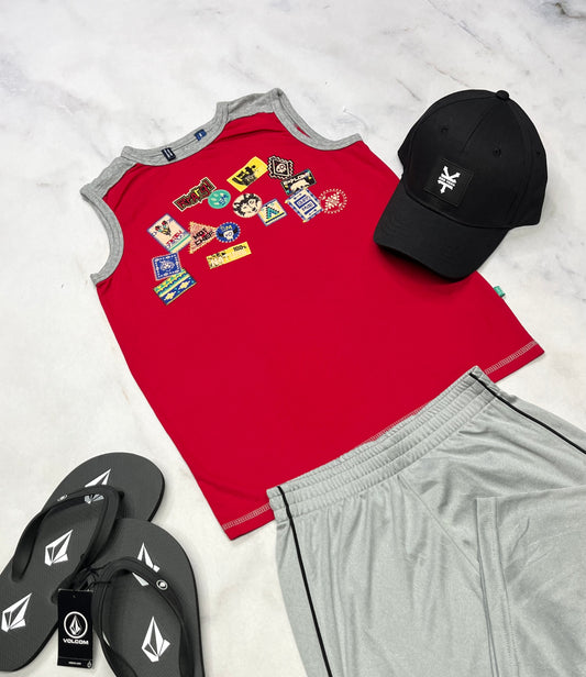 🌴 Camisole : Souris Mini fait 7 ans garçon comme neuve .