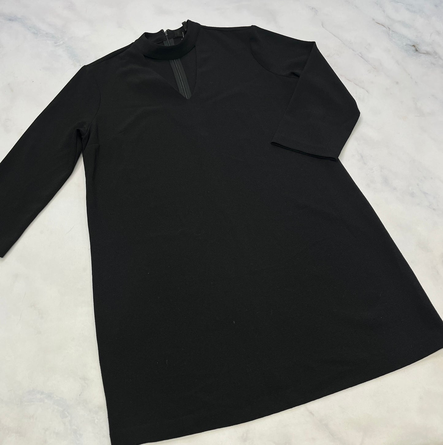 Dynamite Robe : Manche 3/4 comme neuve . L fait ML femme (9-10 ans ) femme . Tissu qui ne décolore pas .