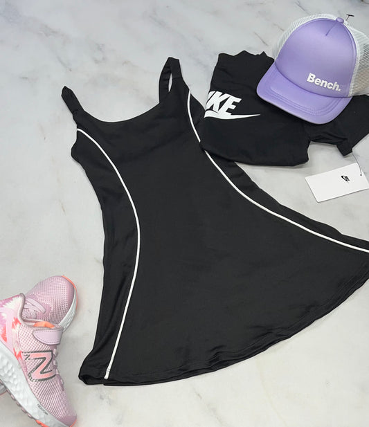 😍 Robe noir: en tissu de sport stretch , sous cuissard intégré ! Fait 5-6 ans fille neuve .