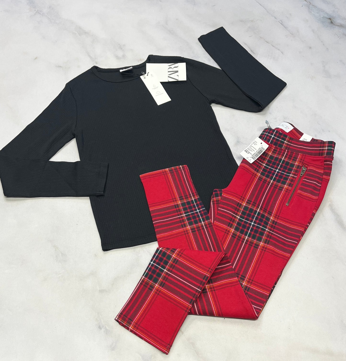 Duo neuf ! ZARA rib texturé noir fait 7 ans neuf! + Jeg. Place carreauté 6X-7 ans neuf!