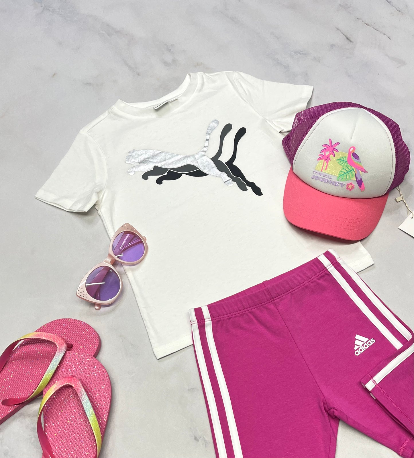 🌷 Manche courte : Puma logo argenté 5 ans fille neuf !