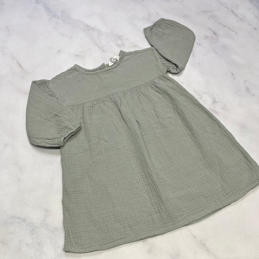 Robe : H&M 4-5 ans look Over size